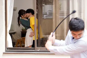 Đưa bạn gái về nhà chơi, thanh niên bị "mọc sừng" lúc nào không hay
