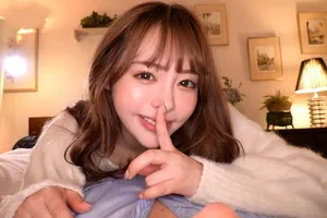 Nữ sinh gương mặt cute thổi kèn phê tận nóc
