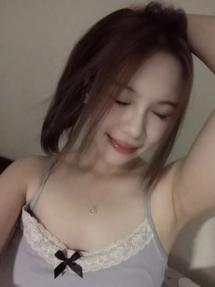 Ngủ dậy giật mình khi thấy cô đồng nghiệp đang "cưỡi ngựa" với mình